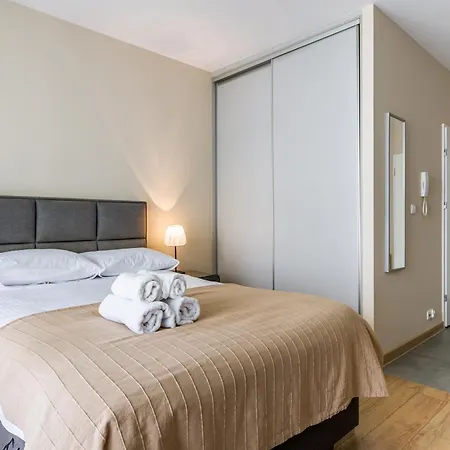 شقة Wola Nest By Aparo - Metro Rondo Daszynskiego, Centrum, Browary Warszawskie, Winda, Balkon